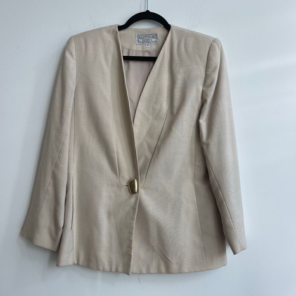 Vintage SuitsMe Cream Blazer w/ Gold Buttons - 8